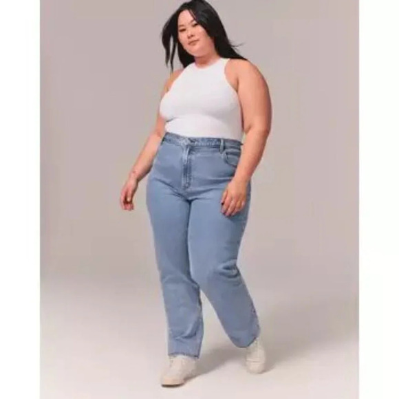 Abercrombie & Fitch Denim - Abercrombie & Fitch The 90s Straight Ultra High Rise Jeans